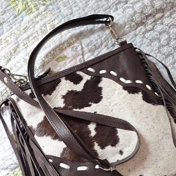 Classy COWGIRL Fringe Black and White Shoulder Bag - Picture 4 of 14